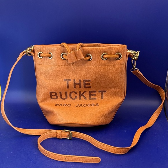 Marc Jacobs Tan Bucket Leather Shoulder Bag